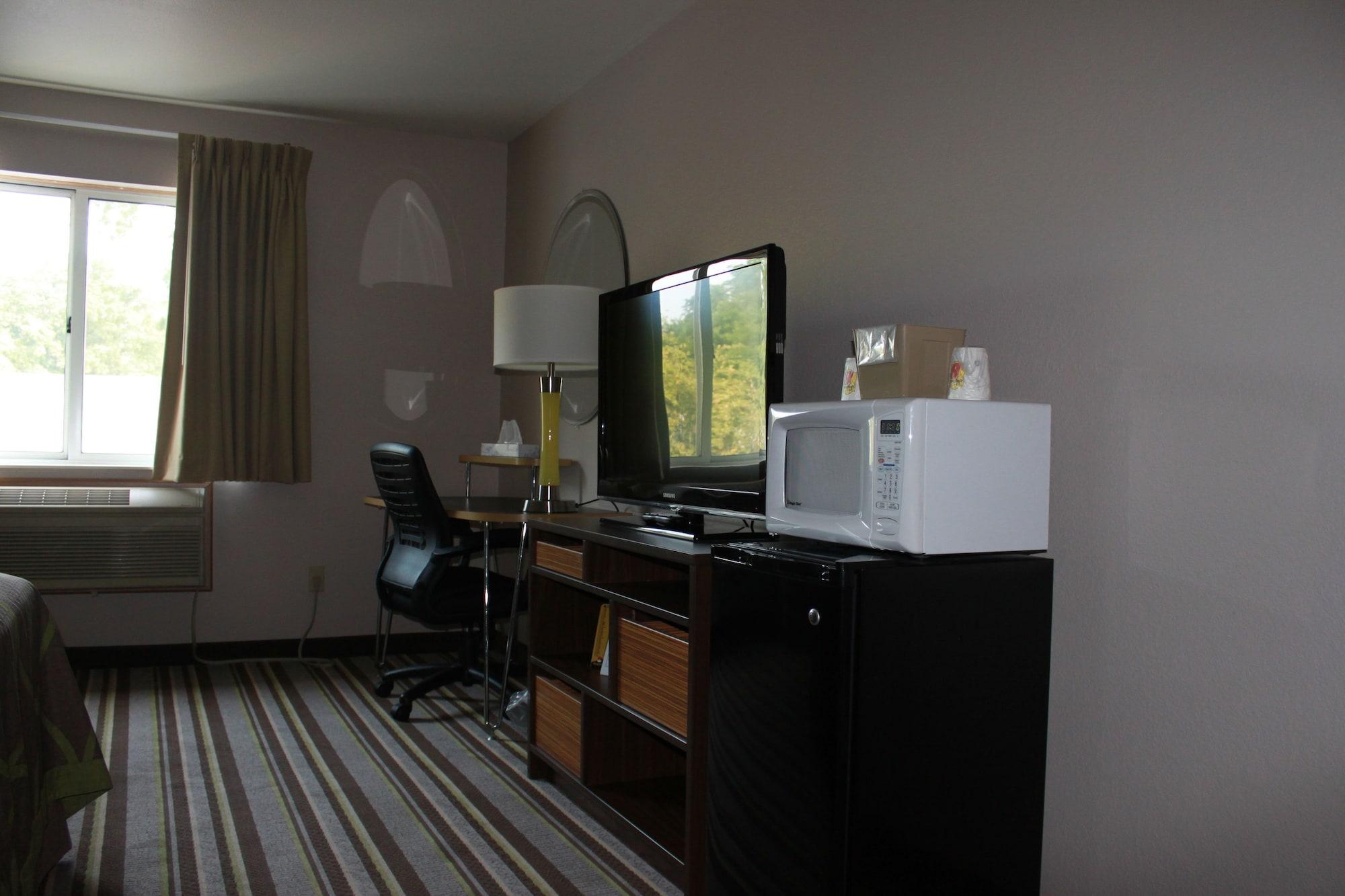 Super 8 By Wyndham Manistee Hotel Eksteriør billede
